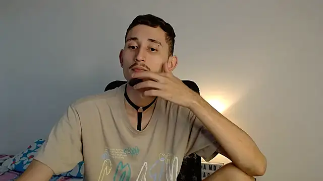 enzo 0814 online show from March 5, 2025, 2:34 pm