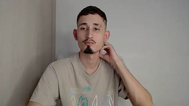 enzo 0814 online show from March 21, 2025, 3:24 pm