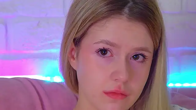 Snapshot of MilanaBalmain chatting on March 14, 2026, 4:51 am MilanaBalmain online show from March 14, 2026, 4:51 am