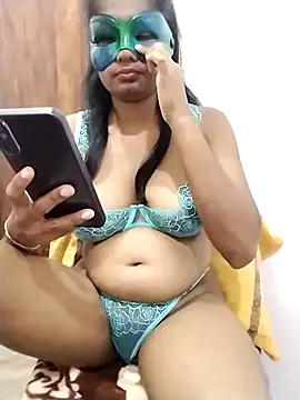 Snapshot of Zaraangle chatting on December 16, 2025, 4:55 pm Zaraangle online show from December 16, 2025, 4:55 pm