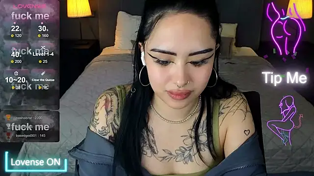 baby  kim online show from December 5, 2025, 8:02 am