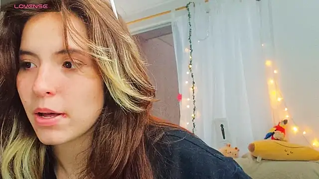 cherrybom969 online show from March 7, 2025, 2:23 pm