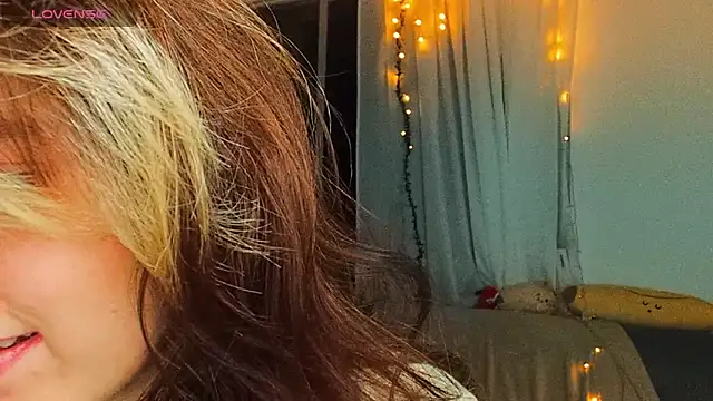 cherrybom969 online show from February 22, 2025, 12:05 am