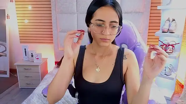 Mia Fischer online show from June 23, 2026, 12:36 pm