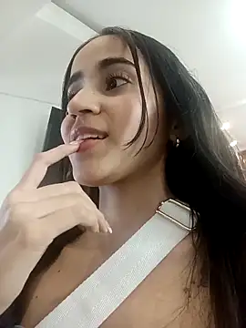 Mia Fischer online show from October 11, 2025, 7:04 pm