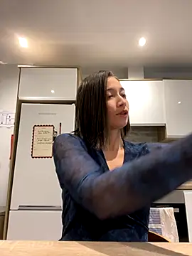 adarussell online show from October 2, 2025, 3:04 pm