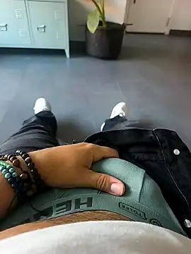 Snapshot of cricrimsBarcelona chatting on October 7, 2025, 6:25 am cricrimsBarcelona online show from October 7, 2025, 6:25 am