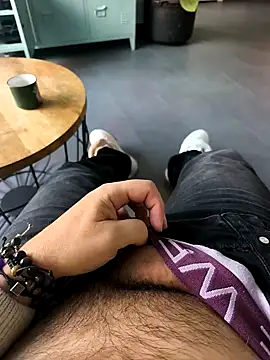 Snapshot of cricrimsBarcelona chatting on December 3, 2025, 8:03 am cricrimsBarcelona online show from December 3, 2025, 8:03 am