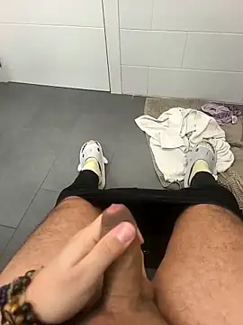 Snapshot of cricrimsBarcelona chatting on January 18, 2026, 3:59 pm cricrimsBarcelona online show from January 18, 2026, 3:59 pm