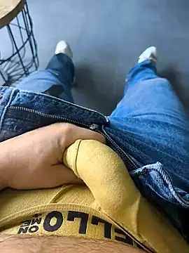 Snapshot of cricrimsBarcelona chatting on March 13, 2025, 7:31 am cricrimsBarcelona online show from March 13, 2025, 7:31 am