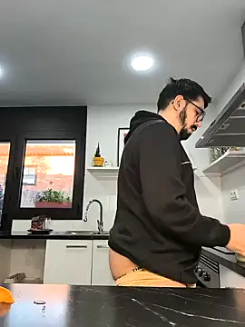 Snapshot of cricrimsBarcelona chatting on December 17, 2024, 7:39 am cricrimsBarcelona online show from December 17, 2024, 7:39 am