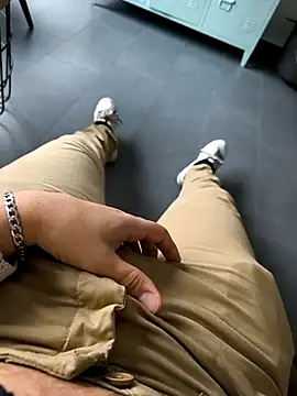 Snapshot of cricrimsBarcelona chatting on February 14, 2025, 7:17 am cricrimsBarcelona online show from February 14, 2025, 7:17 am