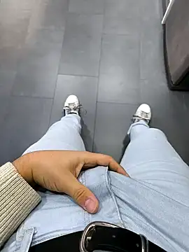 Snapshot of cricrimsBarcelona chatting on January 16, 2025, 7:17 am cricrimsBarcelona online show from January 16, 2025, 7:17 am