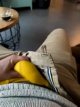 Snapshot of cricrimsBarcelona chatting on December 12, 2024, 7:19 am cricrimsBarcelona online show from December 12, 2024, 7:19 am