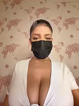 shanelle0 online show from October 28, 2025, 11:58 pm