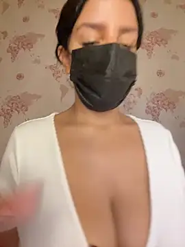 shanelle0 online show from October 18, 2025, 4:25 am