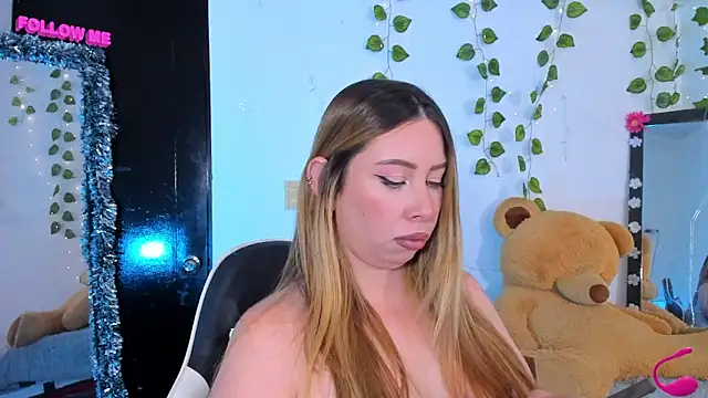 JanneKim online show from June 10, 2026, 4:08 pm