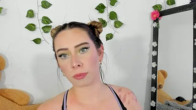 JanneKim online show from October 2, 2025, 8:23 pm