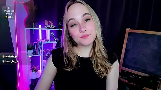 LianaBright online show from June 18, 2026, 2:10 am
