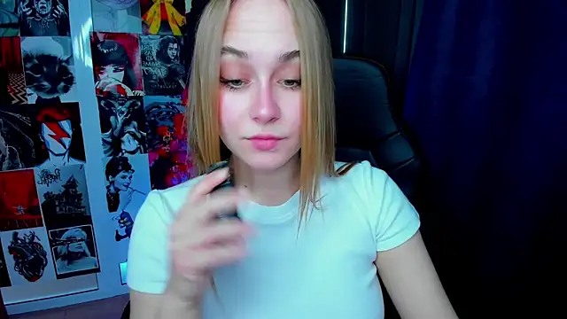 LianaBright online show from May 5, 2026, 1:41 am