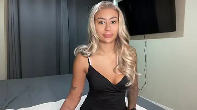 CoCo-Queen online show from June 6, 2026, 1:44 am