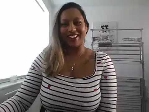 TEMPTING-TAMMY online show from January 9, 2025, 1:13 pm