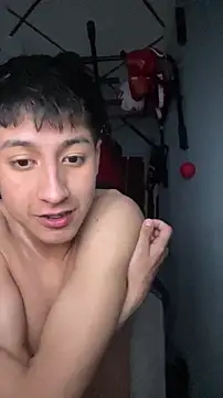 Stiven 017 online show from February 8, 2026, 1:03 am