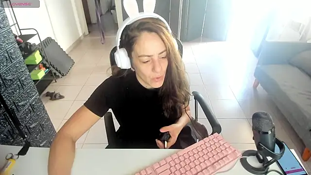 Snapshot of jessiburningheels chatting on March 17, 2025, 1:50 pm jessiburningheels online show from March 17, 2025, 1:50 pm