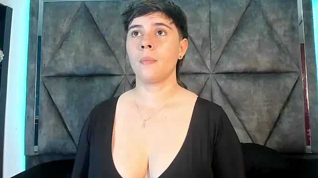 AbbySmiitth  online show from June 13, 2026, 11:35 pm