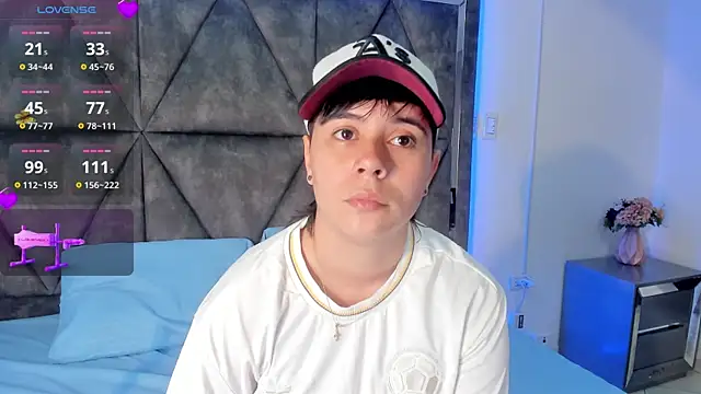 AbbySmiitth  online show from June 19, 2026, 9:31 pm