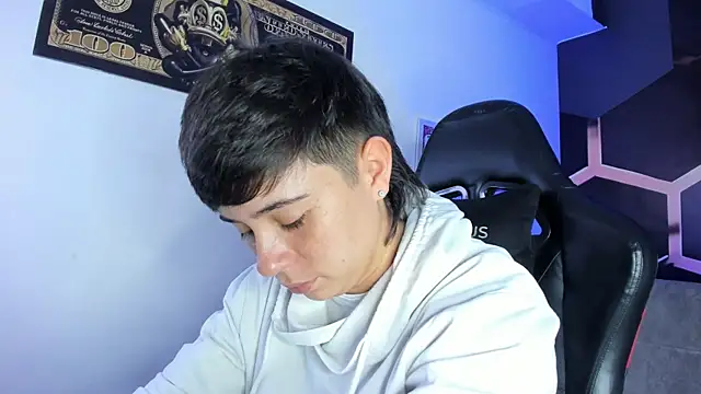 AbbySmiitth  online show from September 16, 2025, 7:04 pm