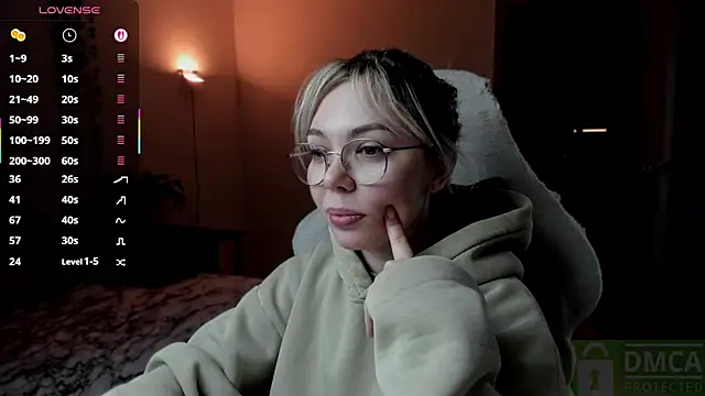 whoa-hoa-hoa-hoa-hoa online show from October 14, 2025, 9:15 pm