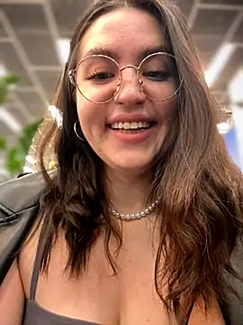 meow girl online show from December 3, 2025, 7:30 am