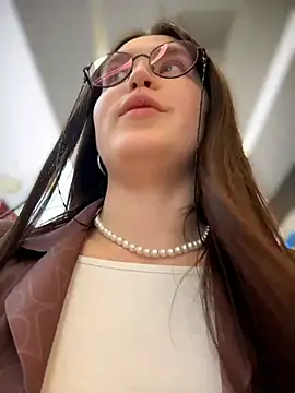 Snapshot of meow_girl chatting on June 27, 2026, 12:00 pm meow girl online show from June 27, 2026, 12:00 pm