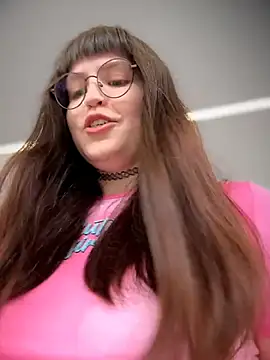 Snapshot of meow_girl chatting on August 2, 2026, 1:31 pm meow girl online show from August 2, 2026, 1:31 pm