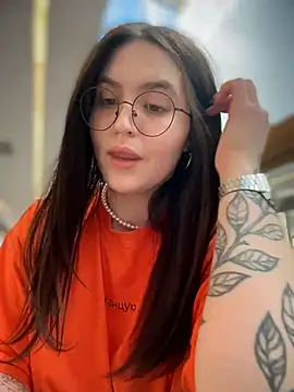 Snapshot of meow_girl chatting on June 11, 2026, 9:39 am meow girl online show from June 11, 2026, 9:39 am