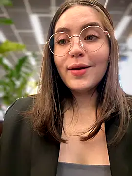 meow girl online show from September 27, 2025, 11:05 am