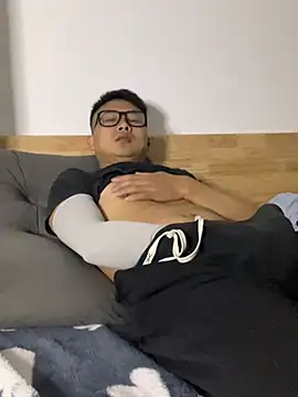 lixiaoshuai8 online show from March 6, 2025, 1:16 am