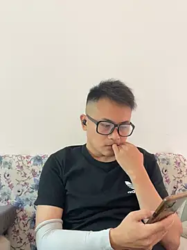 lixiaoshuai8 online show from March 11, 2025, 4:41 am