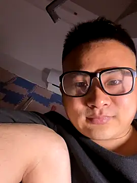 lixiaoshuai8 online show from December 3, 2025, 4:06 pm