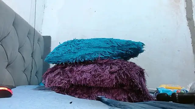 imtiffany w online show from February 21, 2025, 4:05 pm