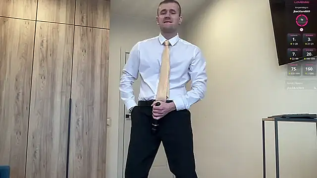 Snapshot of cute_mark chatting on March 6, 2026, 6:19 am cute mark online show from March 6, 2026, 6:19 am