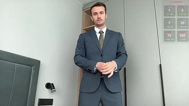 cute mark online show from September 18, 2025, 7:44 am