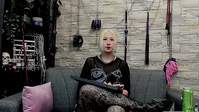 CruelMistress online show from April 11, 2026, 1:24 am