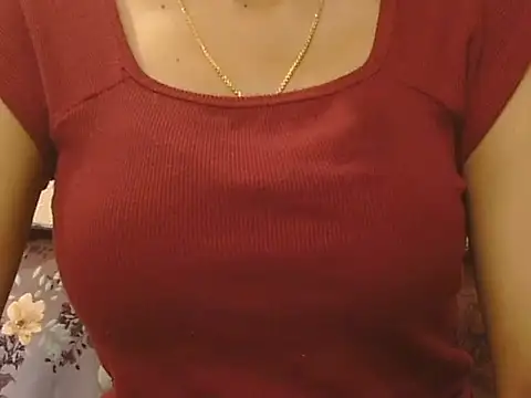  FluffyHxney  online show from September 19, 2025, 4:44 pm