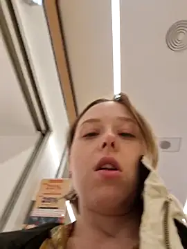 Public Katrisha online show from May 8, 2026, 1:48 pm