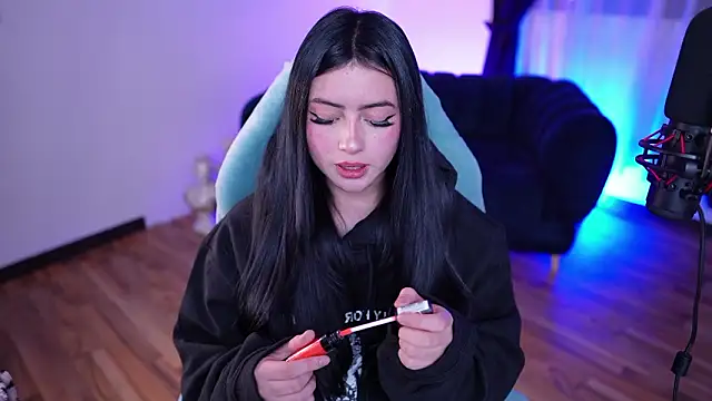 Snapshot of myeimmy_33 chatting on March 7, 2026, 10:15 pm myeimmy 33 online show from March 7, 2026, 10:15 pm