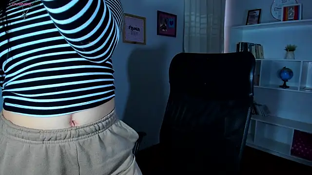 Snapshot of myeimmy_33 chatting on February 17, 2025, 7:44 pm myeimmy 33 online show from February 17, 2025, 7:44 pm