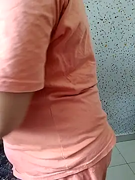 milf-kaira online show from March 18, 2025, 11:33 am