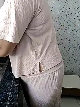 milf-kaira online show from January 28, 2025, 4:29 am